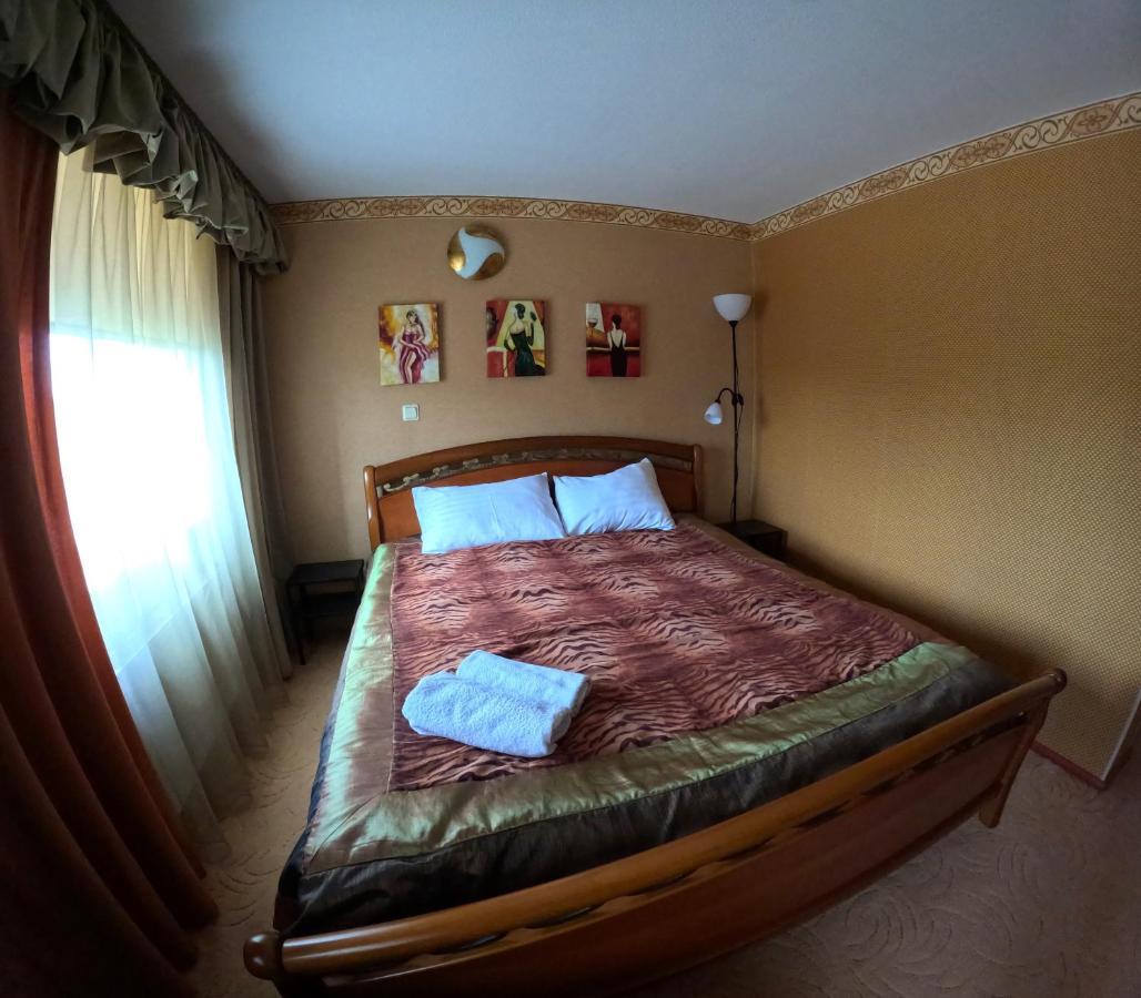 Riverside Motel Єлгава Екстер'єр фото
