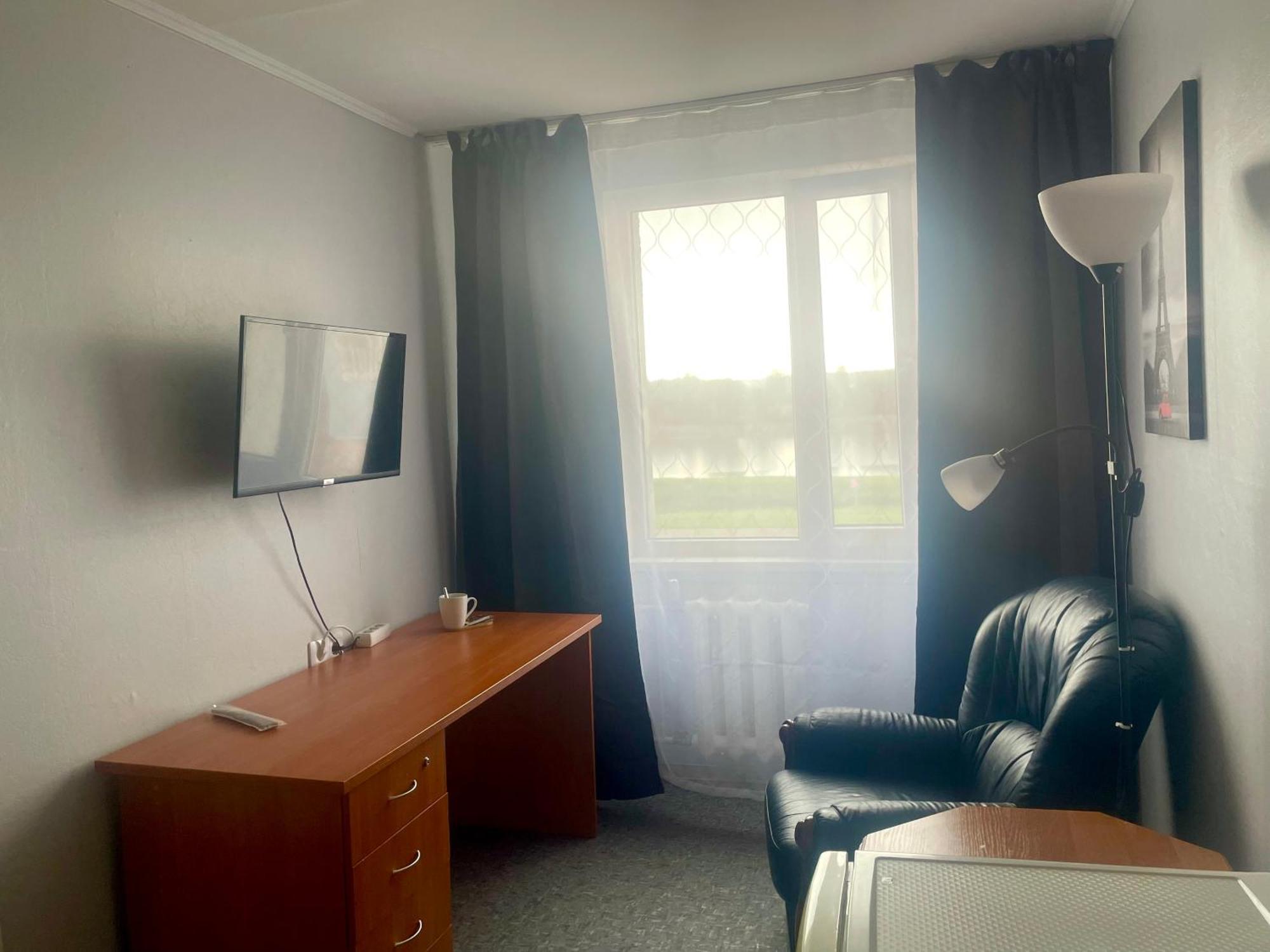 Riverside Motel Єлгава Екстер'єр фото