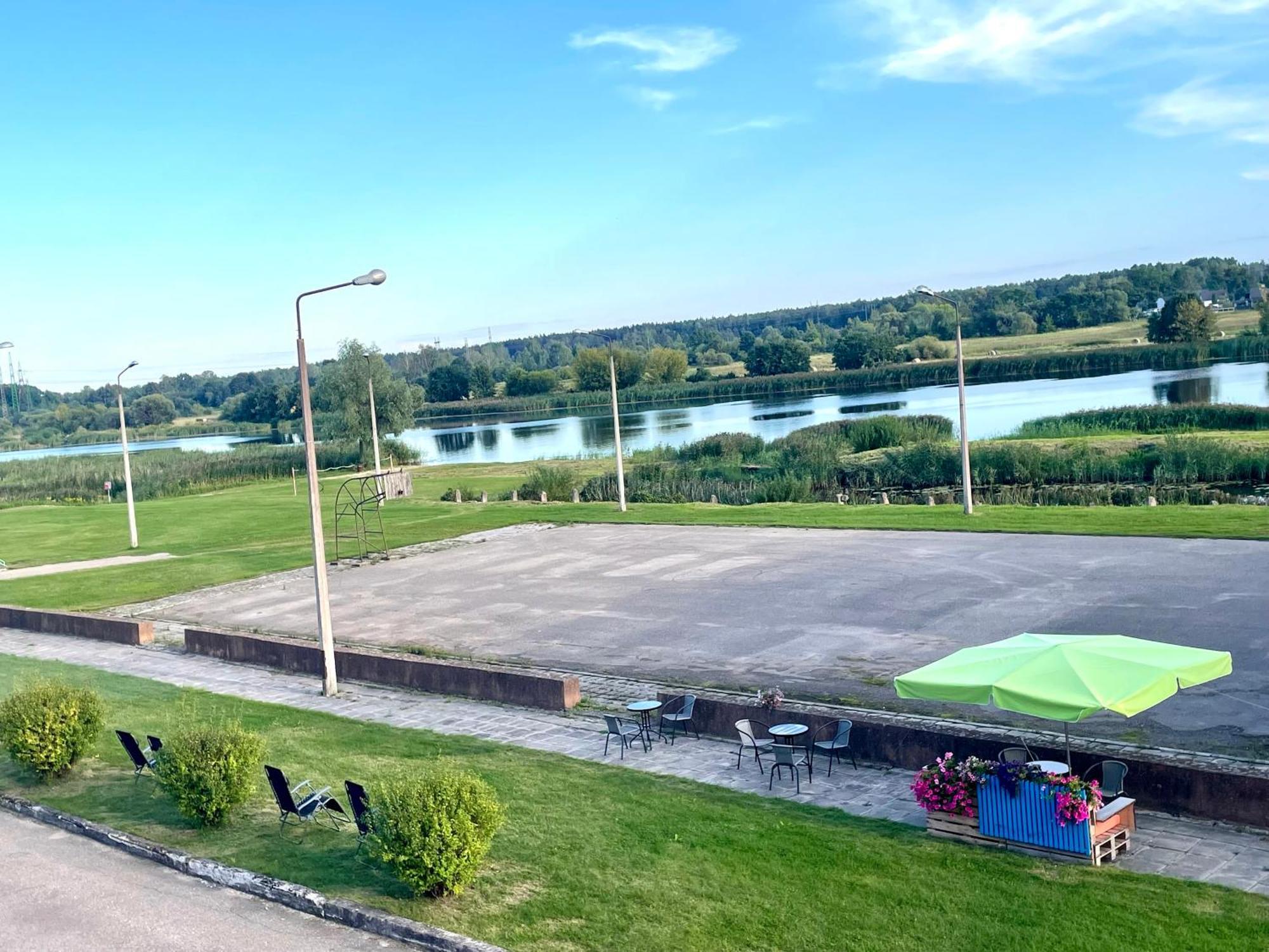 Riverside Motel Єлгава Екстер'єр фото